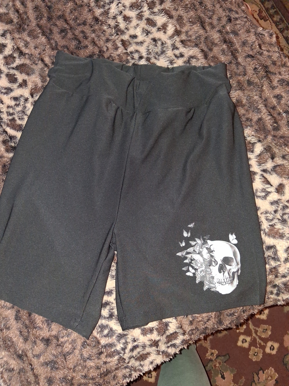 Source Unknown Black Women's Bike Shorts with Skull Graphic